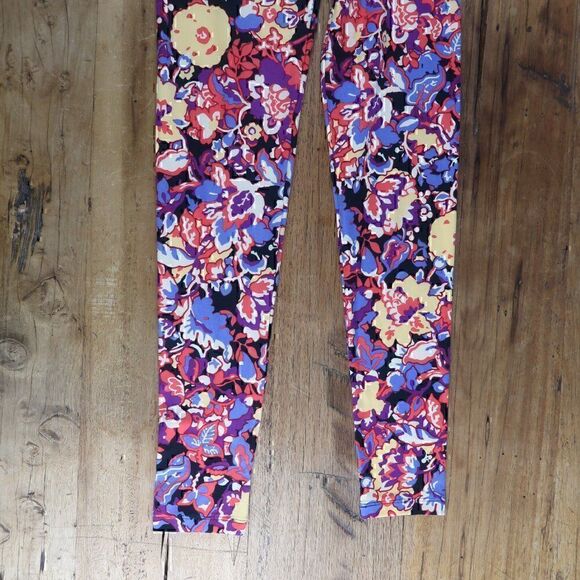 LULAROE MULTI COLOR FLORAL LEGGINGS ONE SIZE - Picture 6 of 6